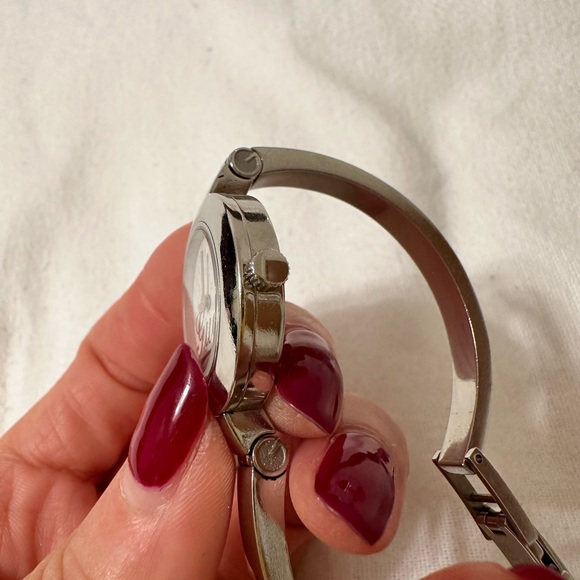 GUCCI- Ladies watch - Picture 10 of 16